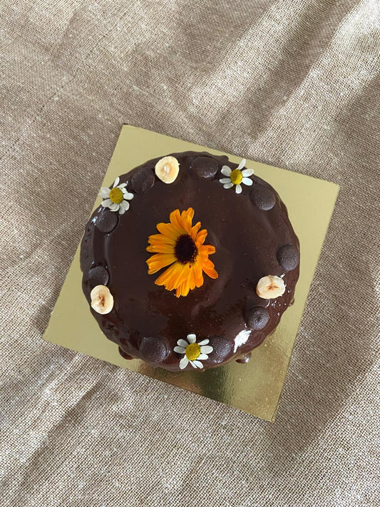 high protein  Chocolate Cake with  Sugarfree Hazelnut Topping 500gm